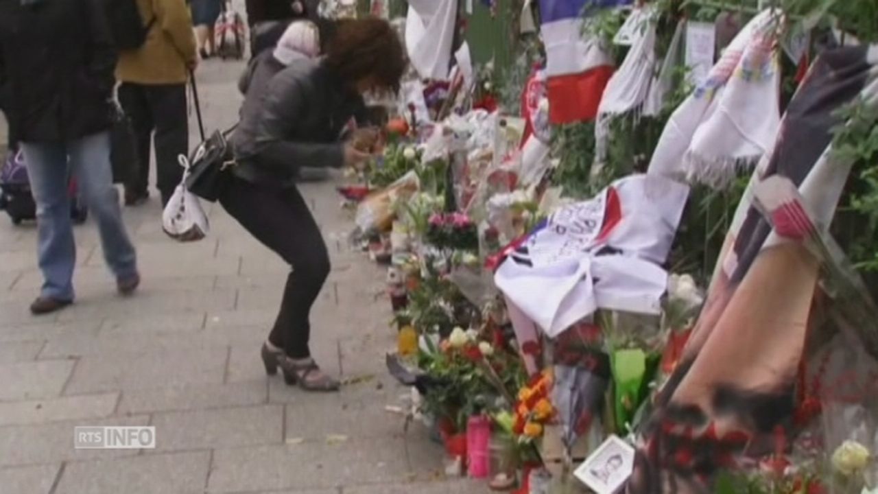 Hommage des Parisiens aux victimes des attentats [RTS]