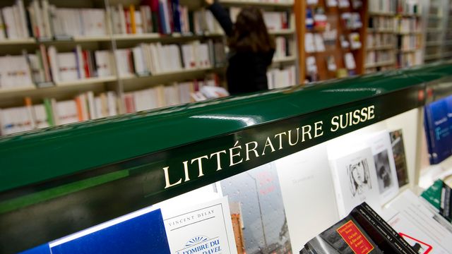 Rayon suisse d'une librairie helvétique.