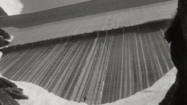 Le barrage de la Grande Dixence, 1969. [RTS]