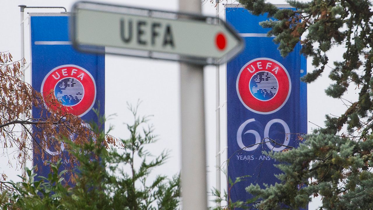 La police fédérale a perquisitionné le siège de l'UEFA suite aux révélations des "Panama Papers". [Jean-Christophe Bott - Keystone]