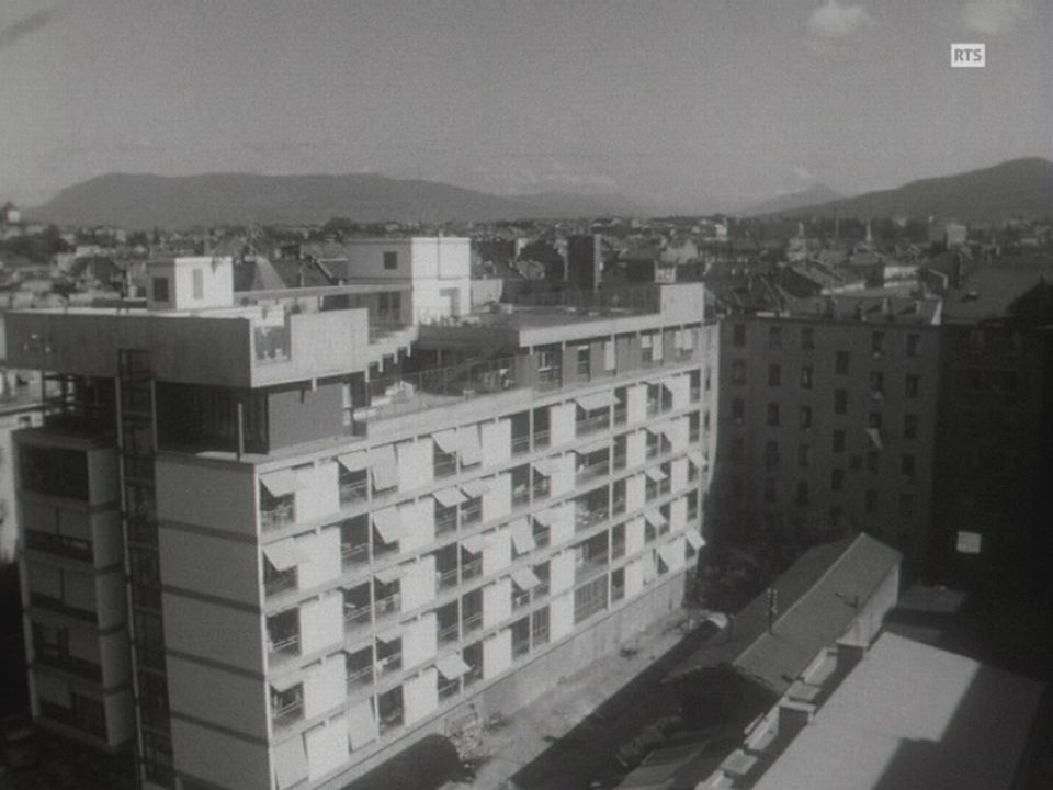 Immeuble du CSP à Genève en 1963. [RTS]