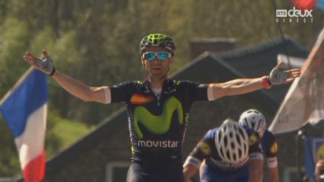 Alejandro Valverde signe un quadruplé en s'imposant de nouveau sur la classique belge! Il est le seul recordman à détenir 4 victoires sur la Flèche Wallonne. 2) Alaphilippe et 3) Dan Martin [RTS]