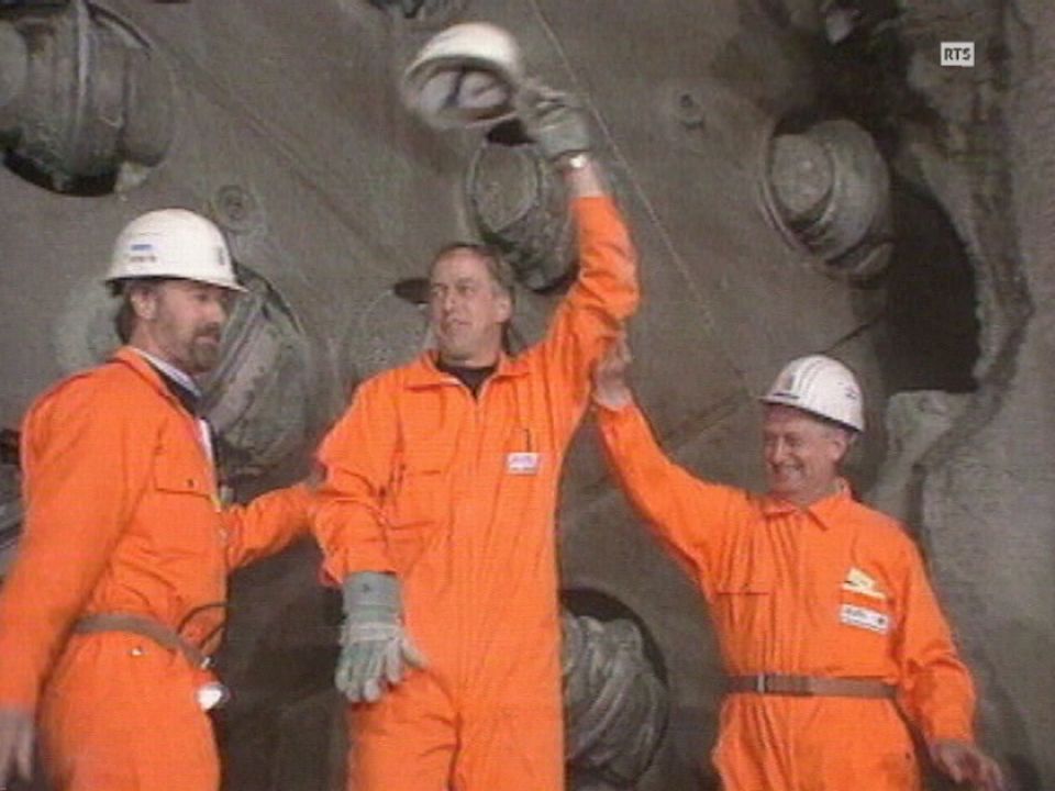 Inauguration du tunnel ferroviaire de la Vereina dans les Grisons en 1997 [RTS]