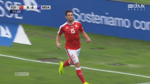 Suisse – Moldavie (1-0). 12e minute: belle ouverture du score par Blerim Dzemaili [RTS]