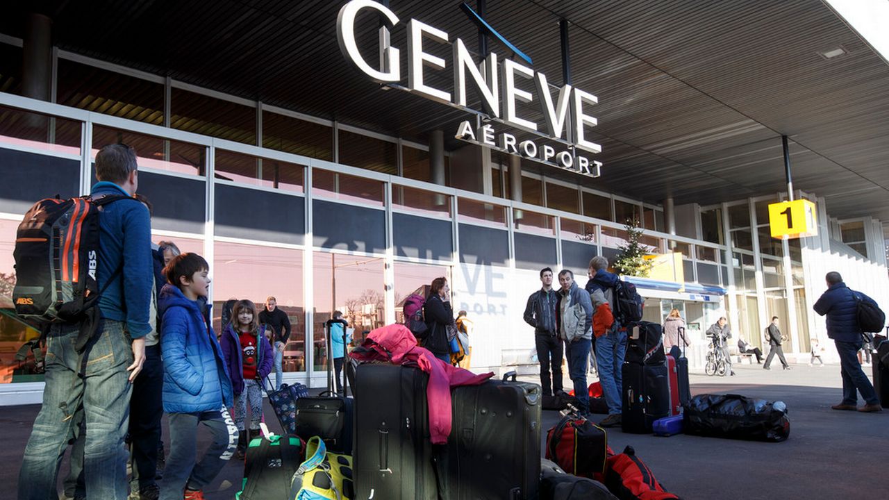 L'aéroport de Genève a dénombré plus de 15 millions de passagers en 2015. [Salvatore Di Nolfi - Keystone]