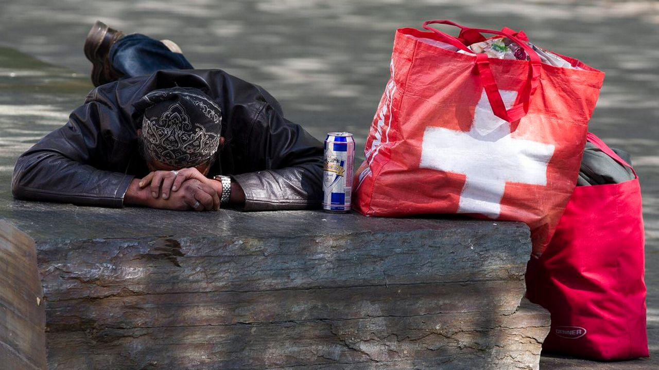 La pauvreté a touché une personne sur 13 en Suisse en 2012 (image d'illustration) [Salvatore Di Nolfi - Keystone]