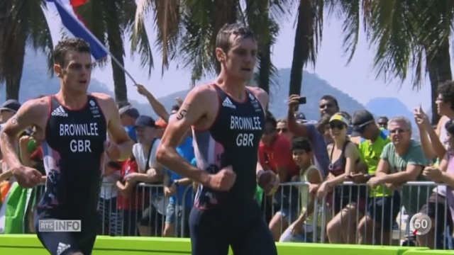 Rio 2016-Triathlon: les Britanniques Allistair et Jonathan Brownlee montent sur les plus hautes marches du podium [RTS]