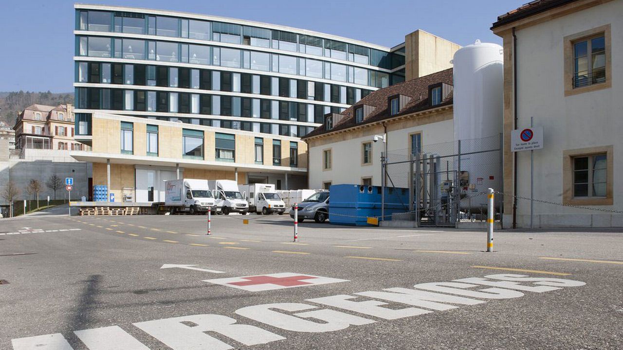 Les moyens d'accès à l'hôpital de Pourtalès à Neuchâtel seront plus compliqués pendant le passage du Tour. [Sandro Campardo - Keystone]