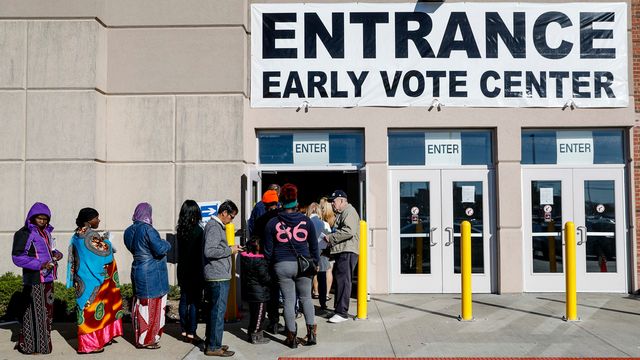 Un bureau de "vote anticipé", à Columbus, dans l'Ohio, ce lundi 7 novembre 2016. [AP Photo/John Minchillo]