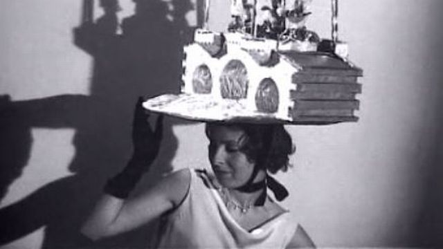 Catherinettes, concours de chapeaux en 1962. [RTS]