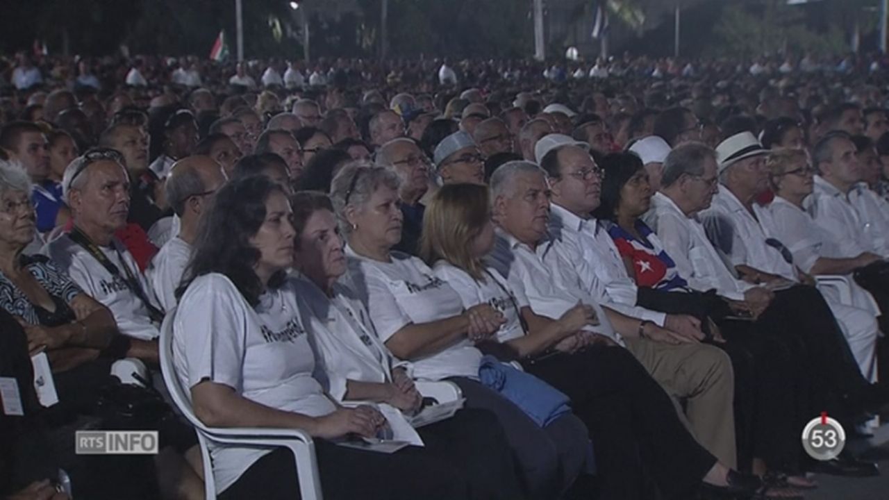 Jusqu'à un million de personnes se sont réunies à Cuba en mémoire de Fidel Castro [RTS]