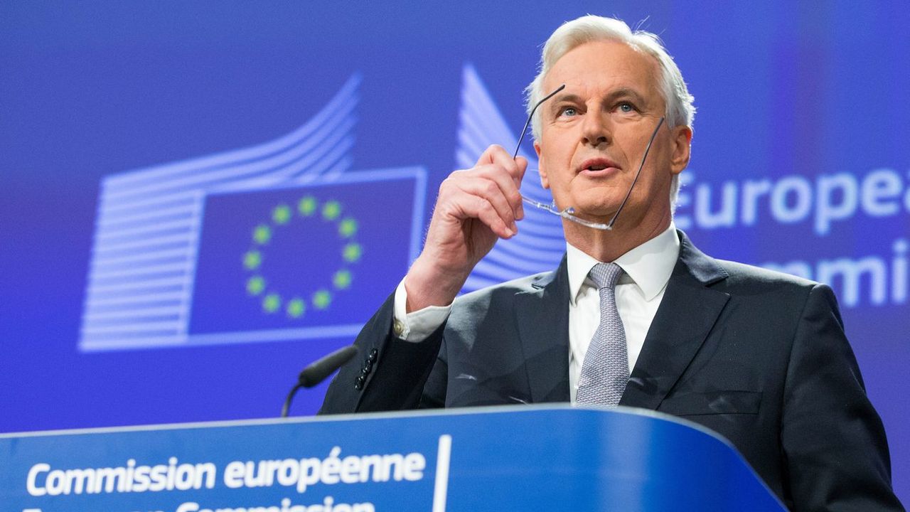 Le négociateur en chef de la Commission européenne Michel Barnier, lors de sa première conférence de presse à Bruxelles. [Stéphanie lecocq - Keystone]