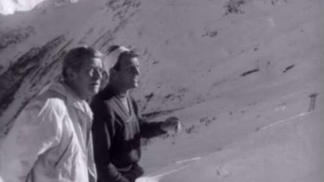 L'entraîneur Georges Schneider procède à la sélection des coureurs de l'équipe nationale de ski en 1962. [RTS]