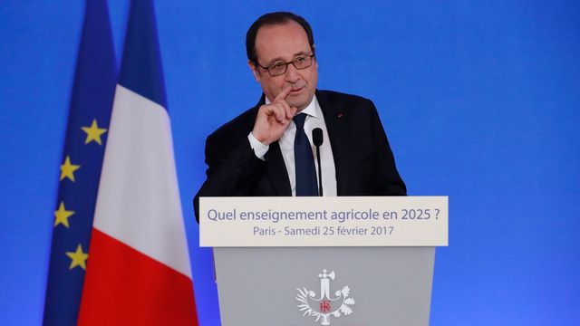 Le président français François Hollande lors d'une conférence de presse après une visite au salon de l'agriculture, le 25 février 2017. [Christian Hartmann Pool - keystone]