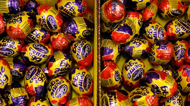 Les Creme Egg de Cadbury ont un succès phénoménal en Grande-Bretagne. [Alessia Pierdomenico - Reuters]