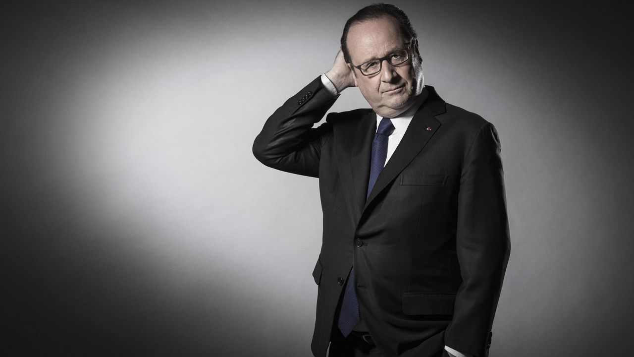 Le président sortant François Hollande durant une séance photo à l'Elysée le 11 mai 2017. [Joël Saget - AFP]