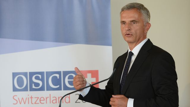 Didier Burkhalter lors d'une conférence de presse pour l'OSCE en 2014 à Prague. [Michal Cizek - AFP]