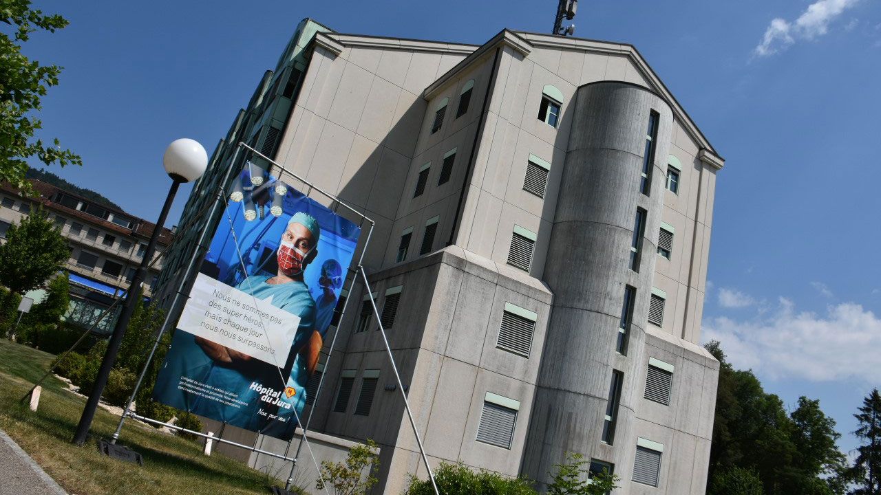 Le site de Delémont de l'Hôpital du Jura. [Gaël Klein - RTS]