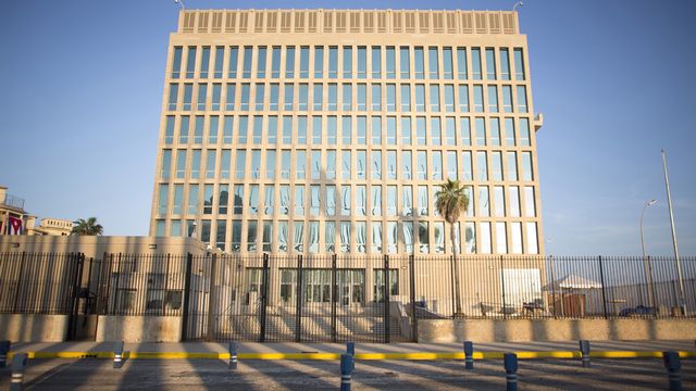 Des incidents qui auraient affecté la santé d'employés de l'ambassade des Etats-Unis à la Havane ravivent les tensions diplomatiques. [Alexandre Meneghini  - reu]