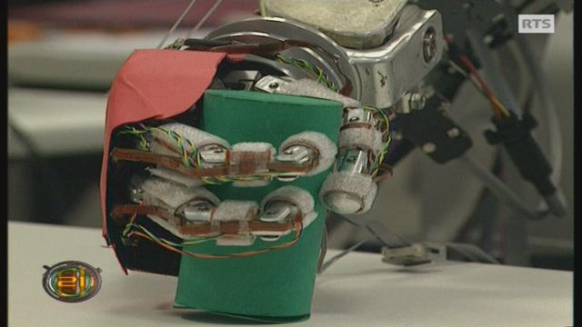 Mi-homme mi-robot - Le combat d'une mère - Baïkal géant fait de la résistance [RTS]