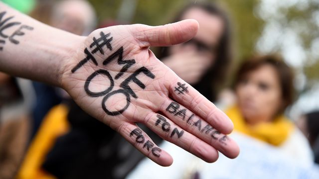 Les hashtags #Metoo et #Balancetonporc ont secoué internet après les révélations de harcèlement sexuel liées à l'affaire Weinstein. [Bertrand GUAY - AFP]