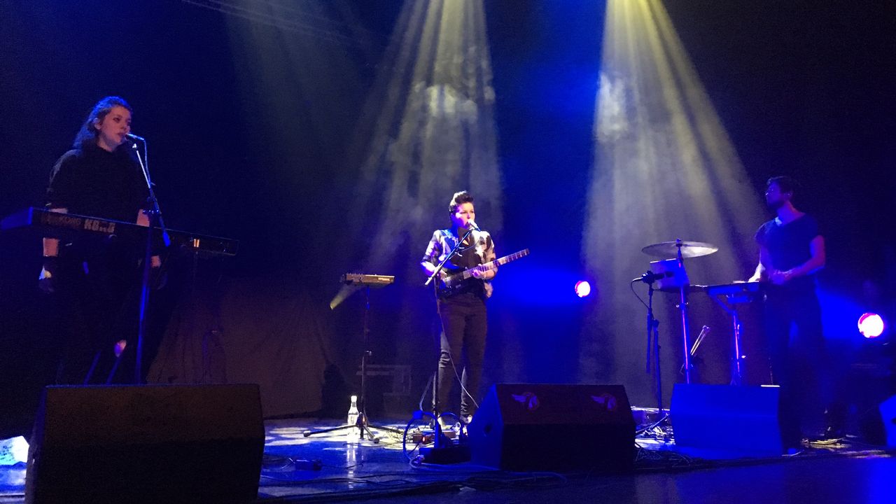 La chanteuse romande Sandor sur scène au festival hollandais Eurosonic, à Groningen, le 19 janvier 2018.  [Olivier Horner - RTS]