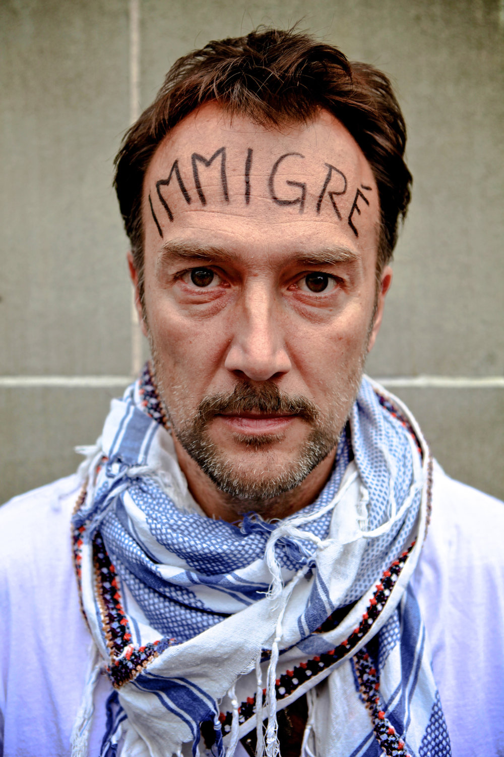 Carlos Léal, "Immigré".