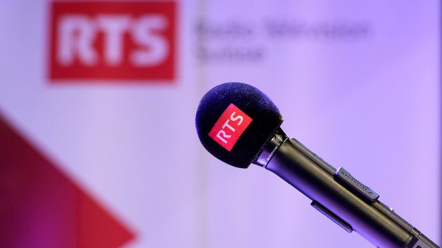 Le peuple suisse a rejeté dimanche 4 mars l'initiative visant à supprimer la redevance radio-télévision. [Laurent Gillieron - KEYSTONE]