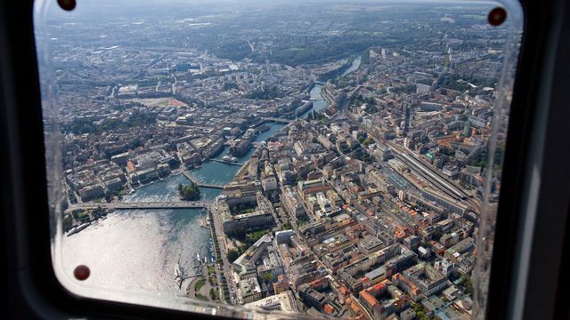 Vue aérienne de la ville de Genève. [Gaëtan Bally - Keystone ]