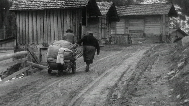 Les gens du village en 1964. [RTS]
