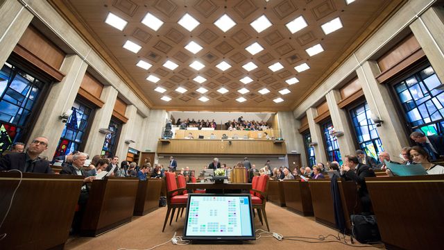 La salle du Grand Conseil genevois photographiée en février 2016. [Martial Trezzini - Keystone]
