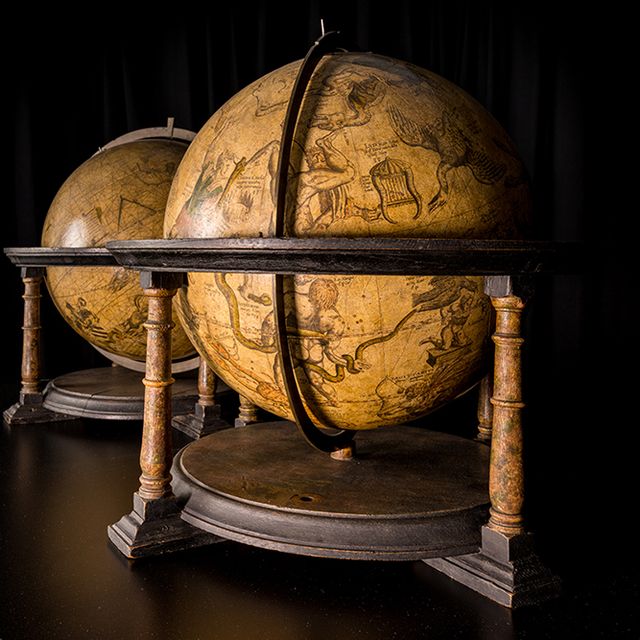 Vente aux enchères : acheté moins de 200 euros, un globe terrestre du XVIe  siècle explose son estimation