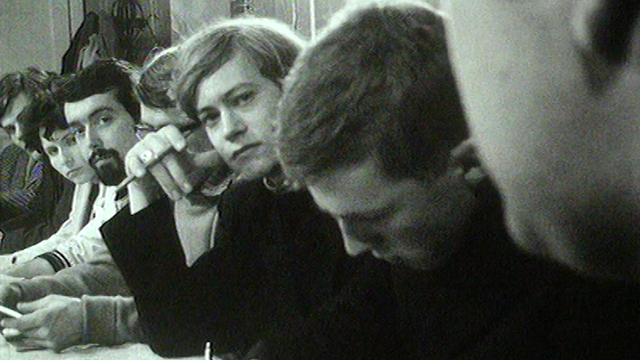 Charly, apprenti genevois, participe à une réunion des Jeunesses libres, 1968. [RTS]