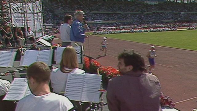 Culte du jour du Christ au stade de la Pontaise à Lausanne en 1996 [RTS]