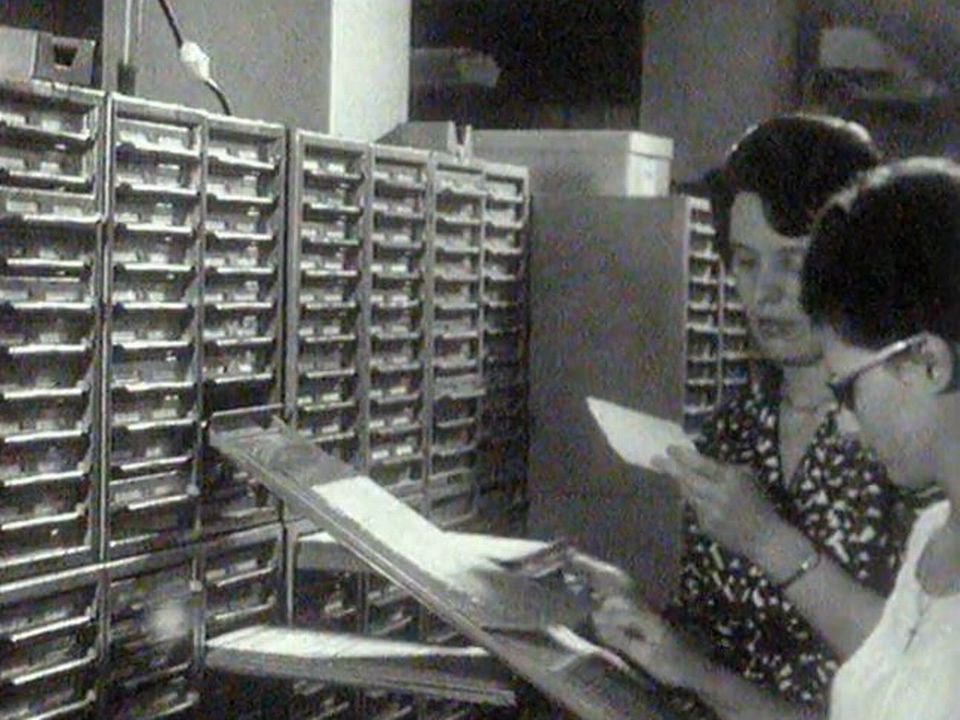 Elles travaillent à la composition de l'annuaire téléphonique en 1962. [RTS]