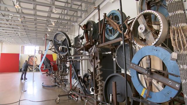 GE: une machine monumentale de Jean Tinguely fait le bonheur des visiteurs du Musée d’art et d’histoire [RTS]