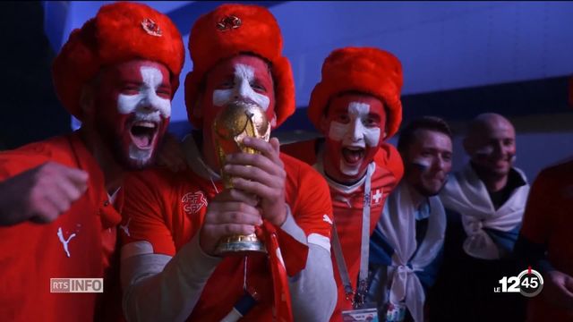 Victoire de la Suisse face à la Serbie: réaction des supporters suisses à Kaliningrad [RTS]