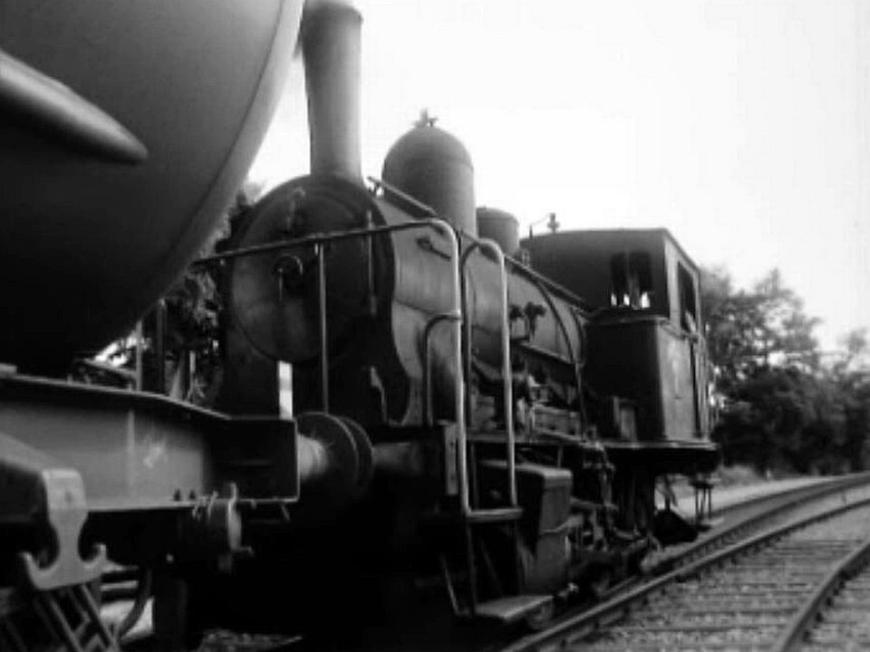 La locomotive à vapeur cède sa place de travail à la machine au diesel.