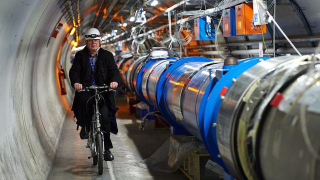 Le grand collisionneur de hadrons (LHC) du CERN est situé sous la frontière franco-genevoise. [Adam Warzawa - EPA/Keystone]