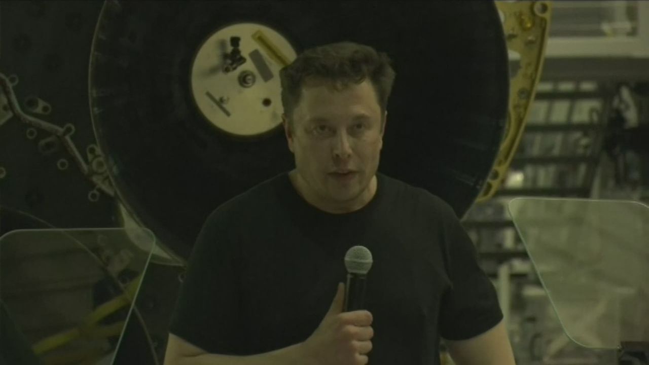 Un milliardaire japonais premier touriste lunaire de SpaceX [RTS]