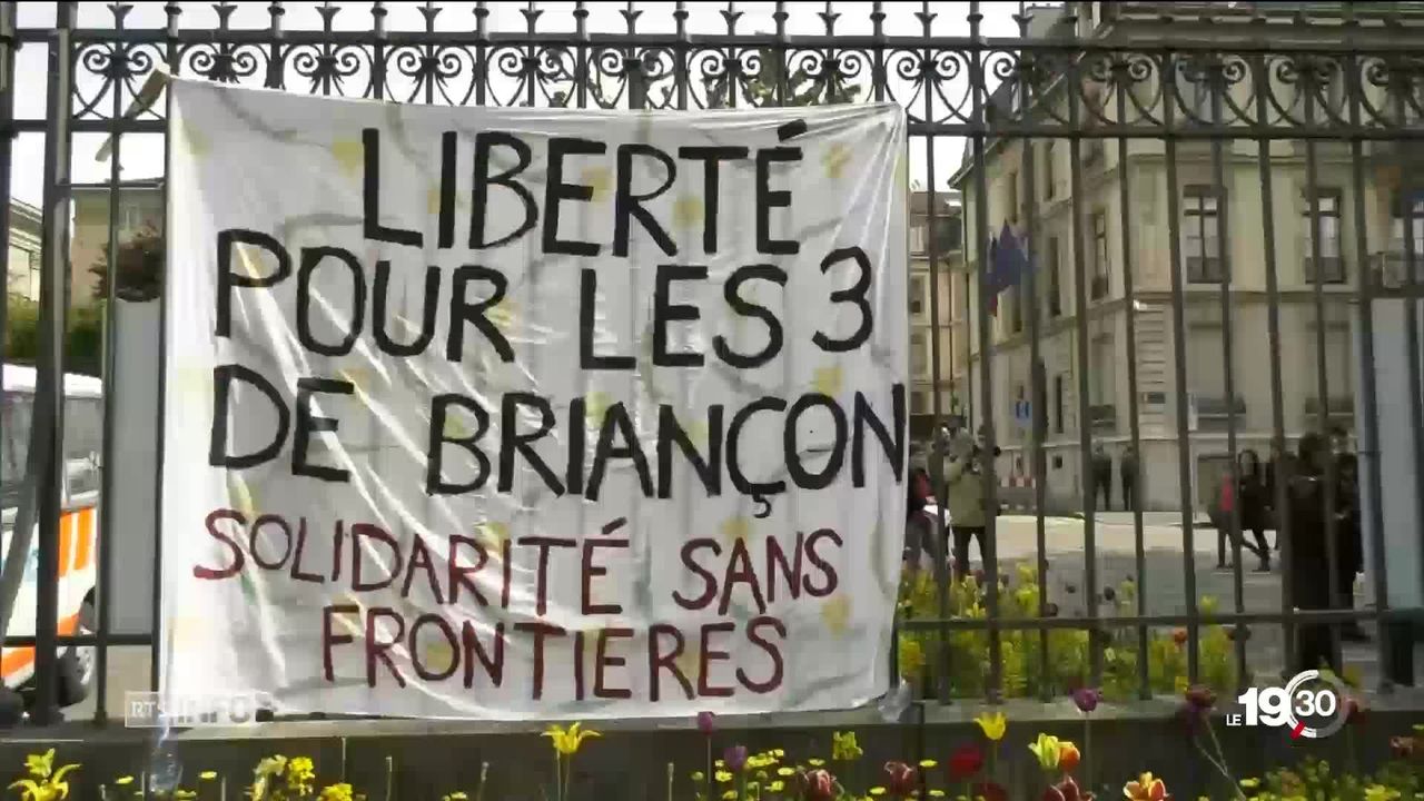 L'aide aux migrants, au coeur du procès des "7 de Briançon", dont deux Genevois jugés aujourd'hui à Gap en France. [RTS]