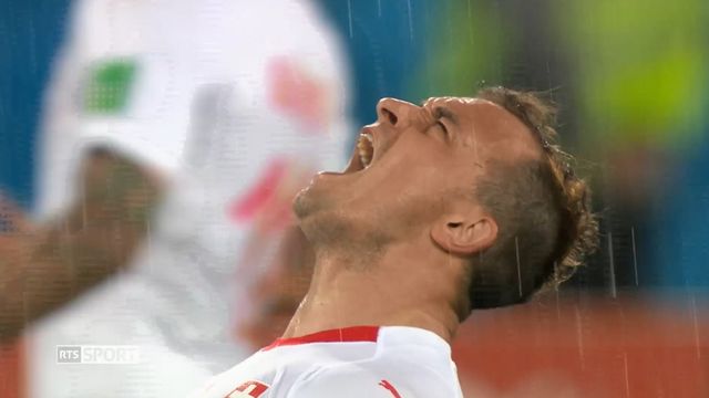 Shaqiri laisse éclater sa joie après le succès de la Suisse contre la Serbie. [RTS]