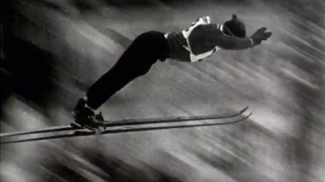 Saut à ski depuis le tremplin de la Chirurgienne au Brassus en 1958. [RTS]