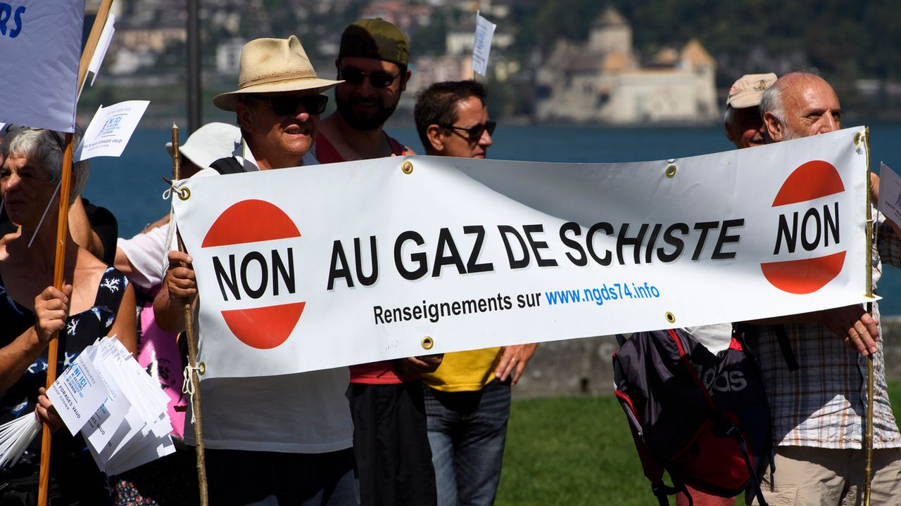 Manifestation contre les forages d'hydrocarbures à Villeneuve, le 03.09.2016. [Laurent Gilliéron - Keystone]