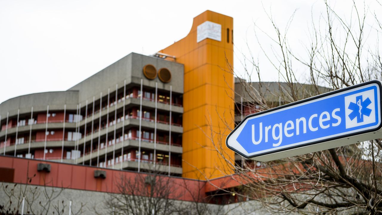L'Hôpital du Valais a suspendu sa ligne pour les urgences pédiatriques. [Jean-Christophe Bott - Keystone]