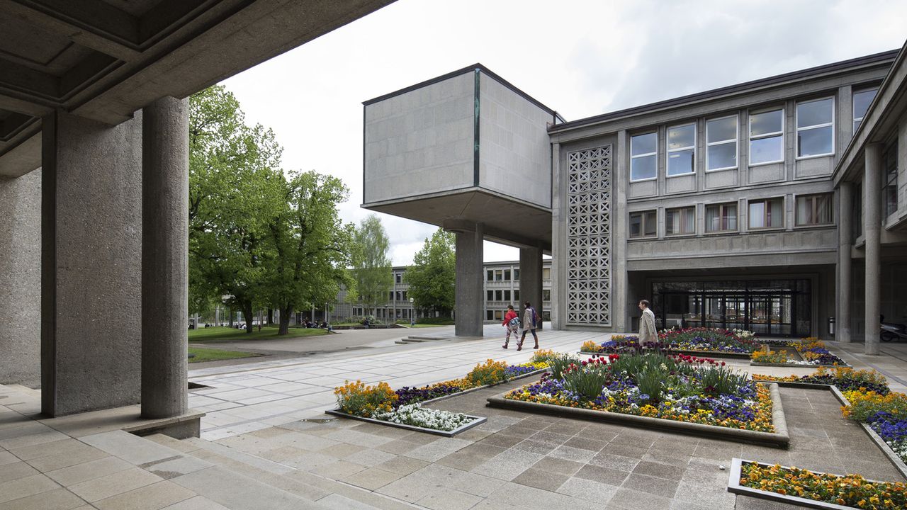 L'Université de Fribourg aborde l'environnement aussi sous l'oeil de l'éthique. [Gaëtan Bally - Keystone]