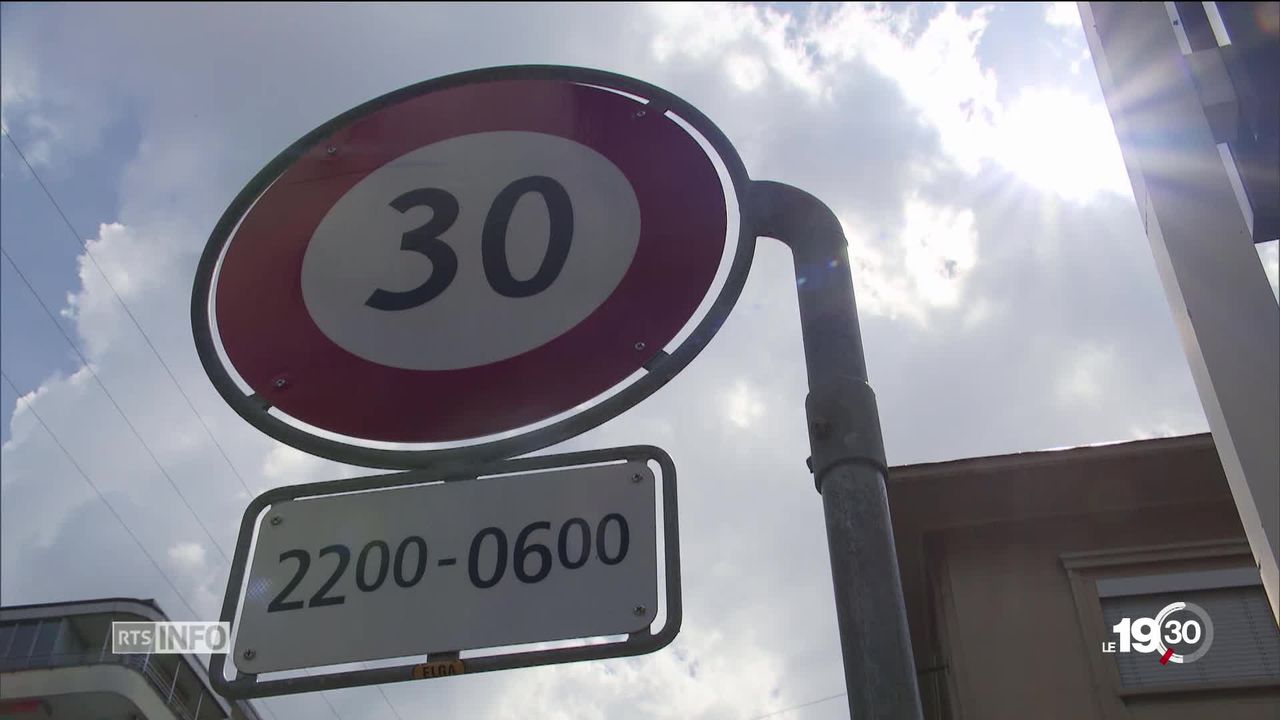 Pour lutter contre le bruit, le canton de Fribourg teste le 30 km-h dans deux localités. [RTS]