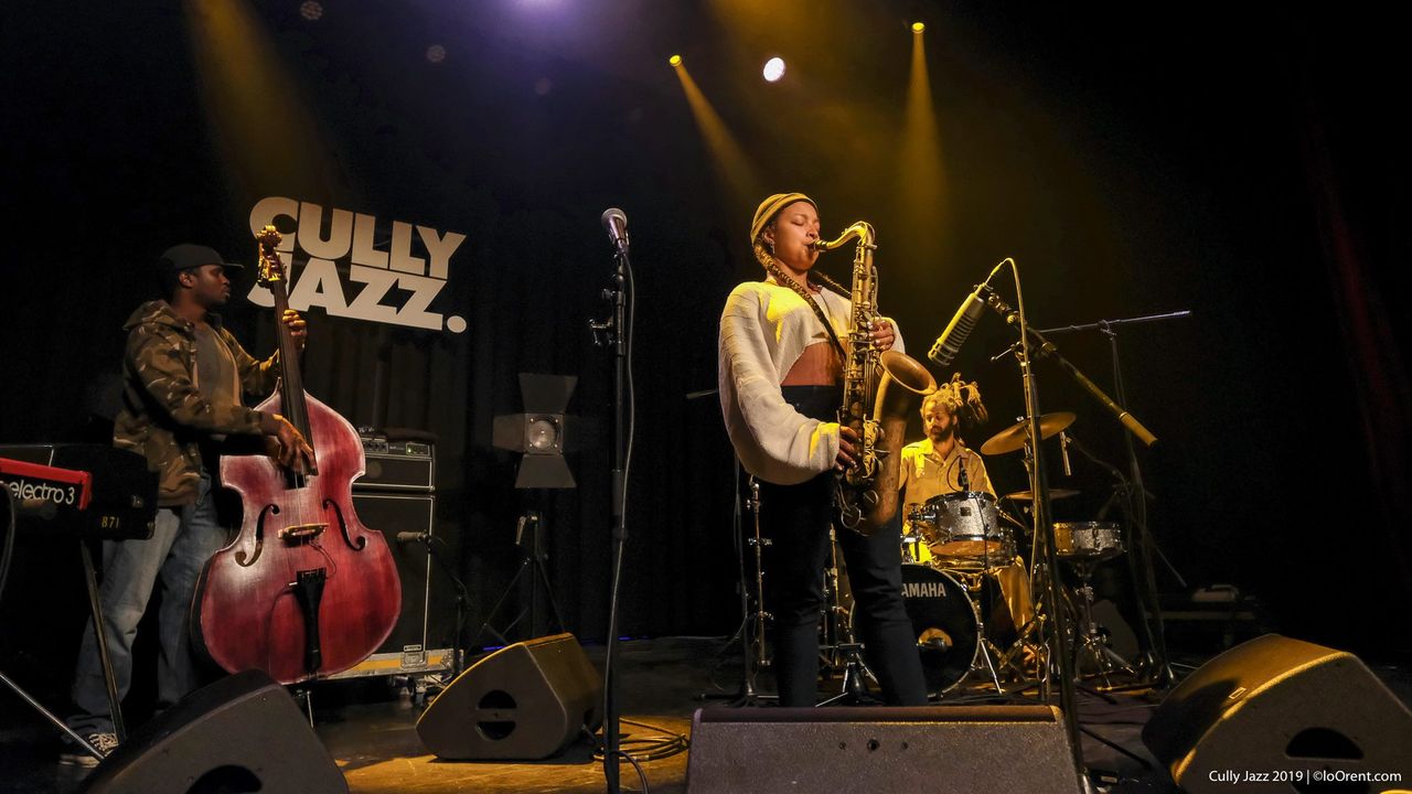La saxopohoniste londonienne Nubya Garcia lors de la soirée d'ouverture du Cully Jazz Festival, le 5 avril 2019. [Loorent Pointcom/CJF - Facebook]