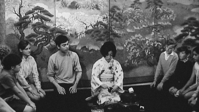 Spécial Japon pour l'émission 5 à 6 des jeunes en 1968. [RTS]