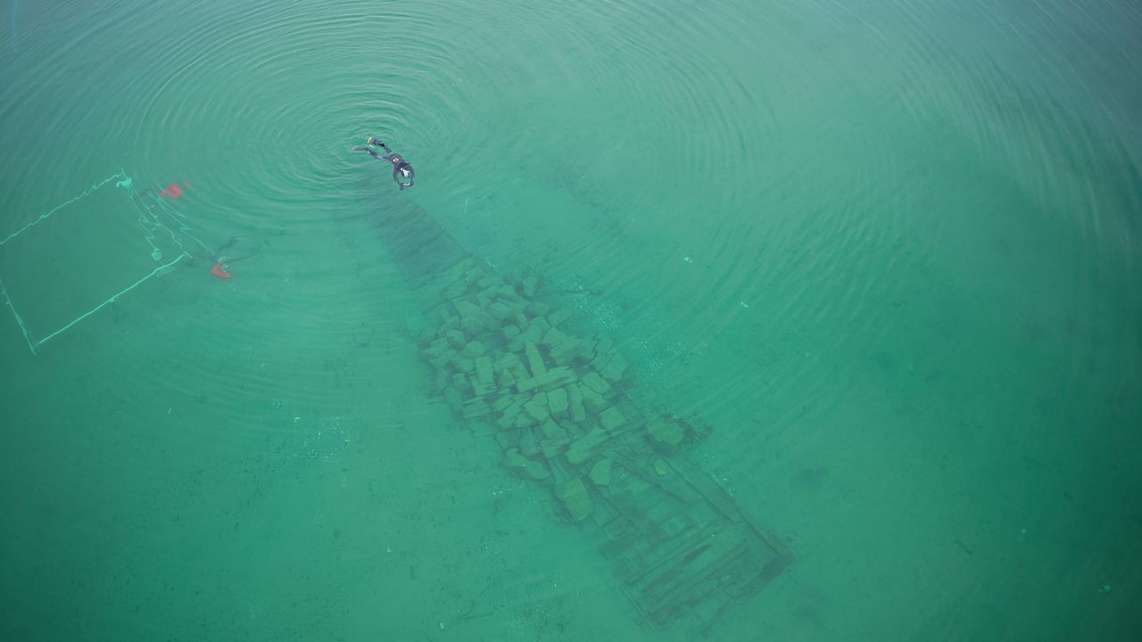 Un bateau marchand du 18e siècle échoué au fond du lac de Neuchâtel.
Fondation Octopus [Fondation Octopus]